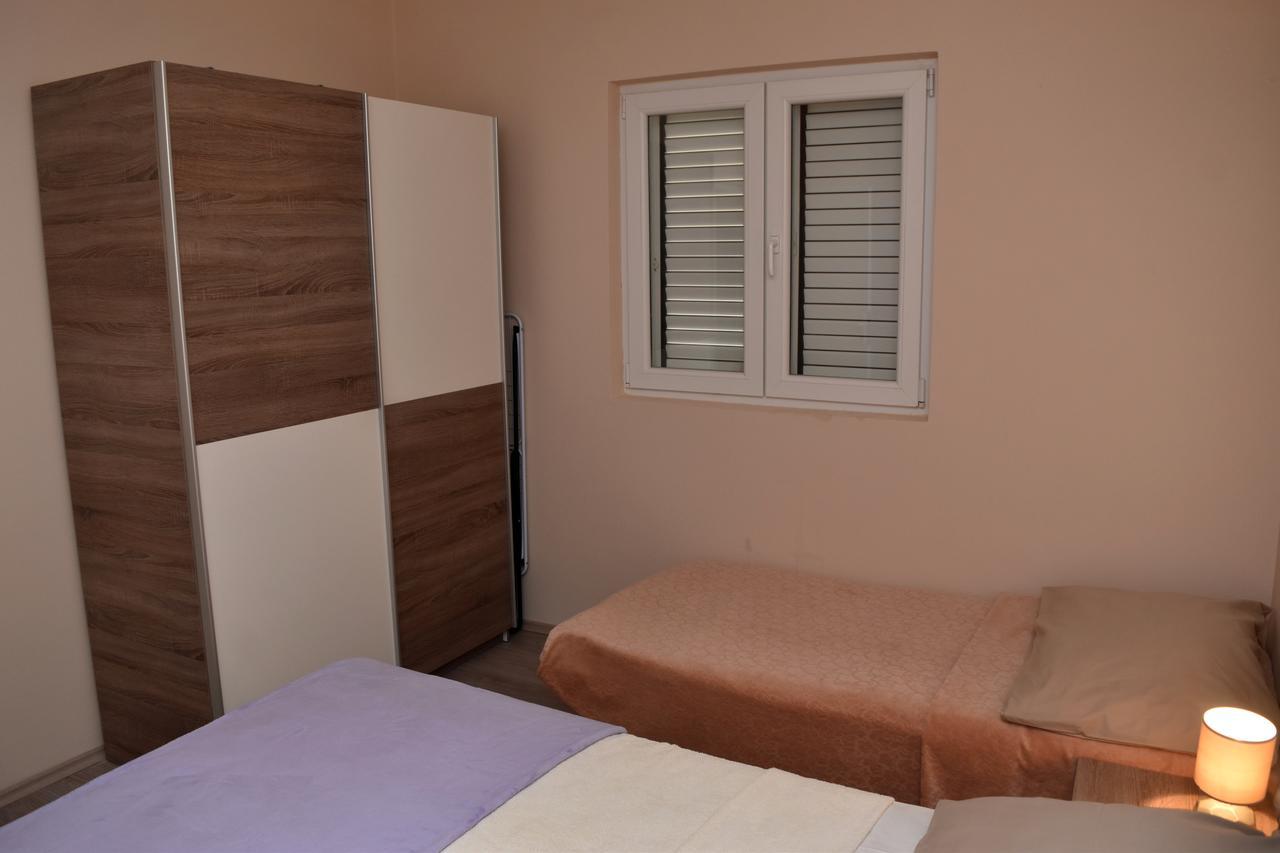Apartments Oresic Vir Extérieur photo